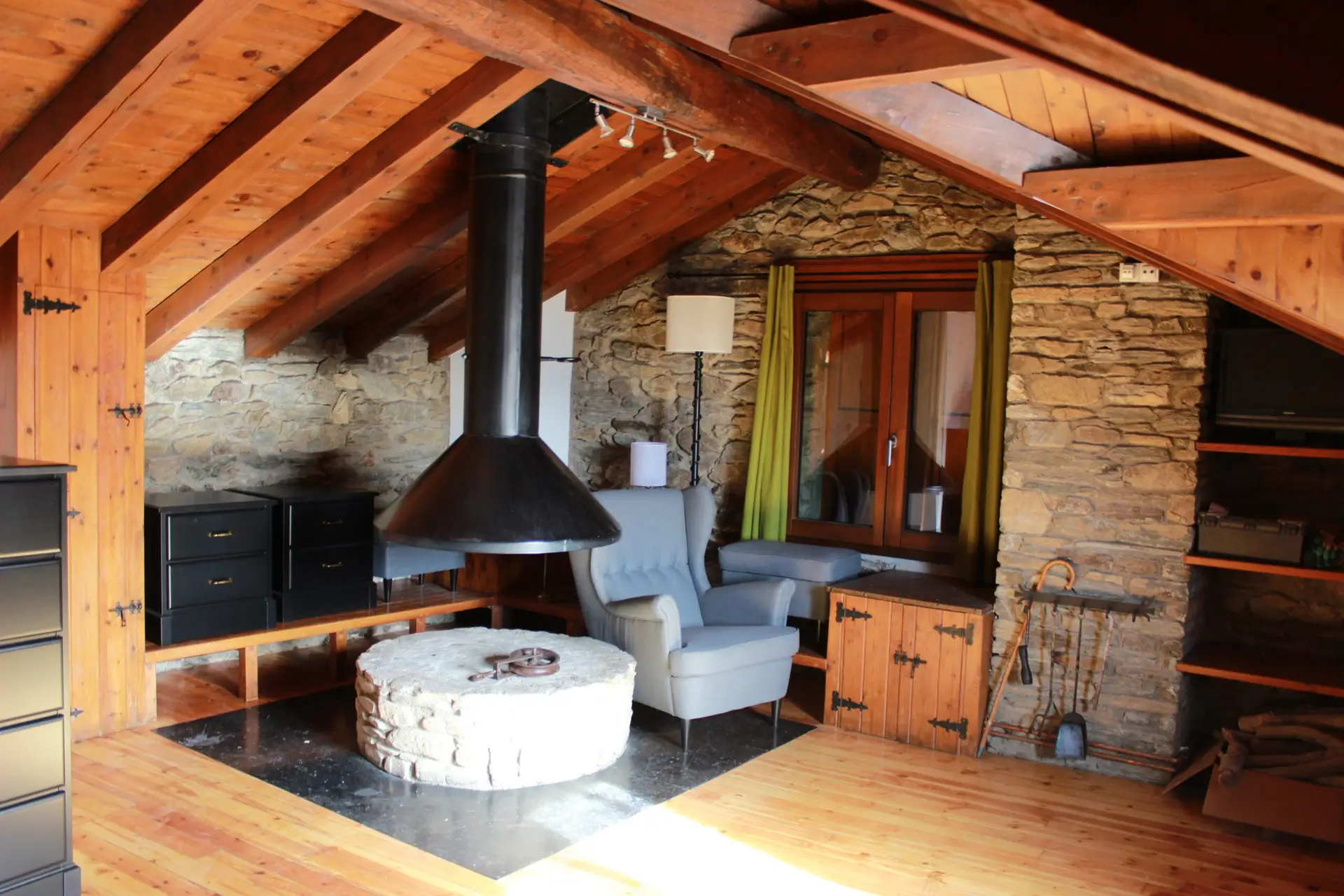 comedor en casa ecológica